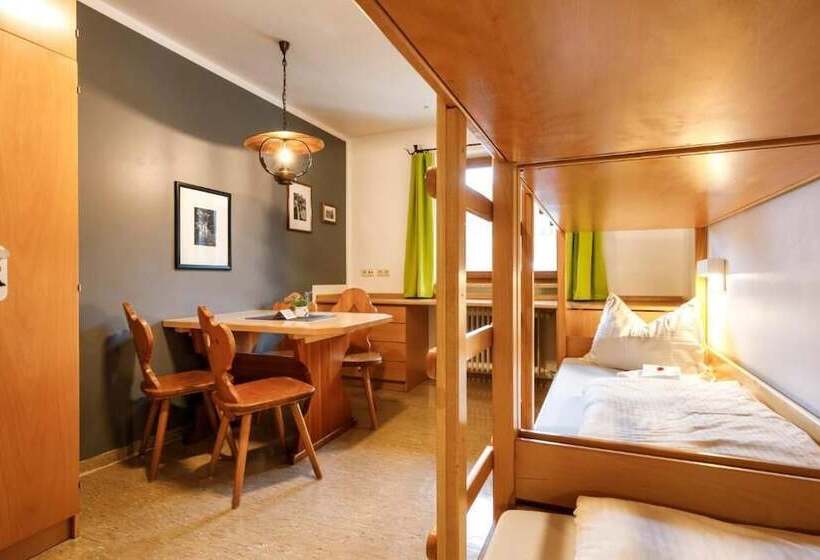 4인용 스탠다드 룸, Jugendherberge Kreuth Am Tegernsee