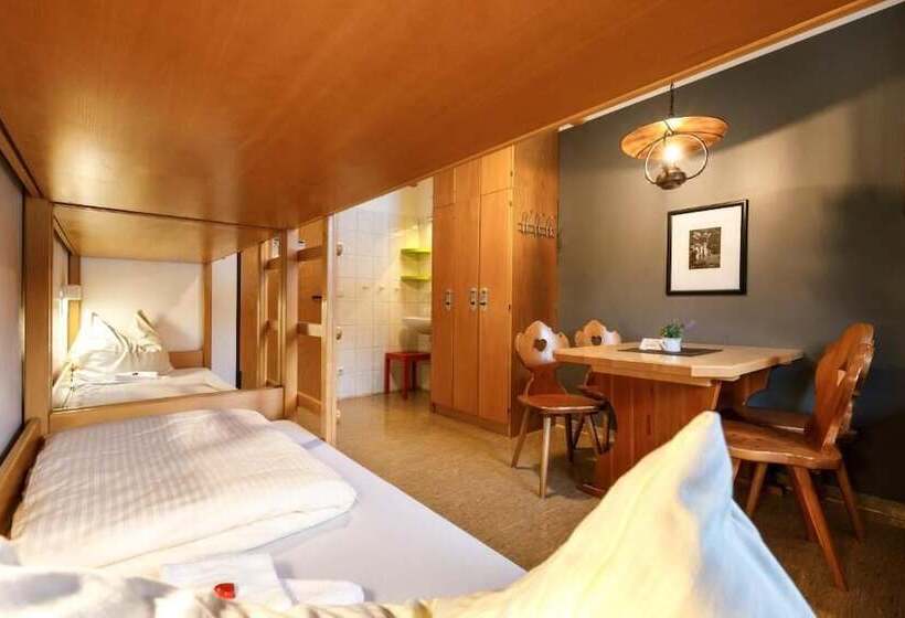 4인용 스탠다드 룸, Jugendherberge Kreuth Am Tegernsee