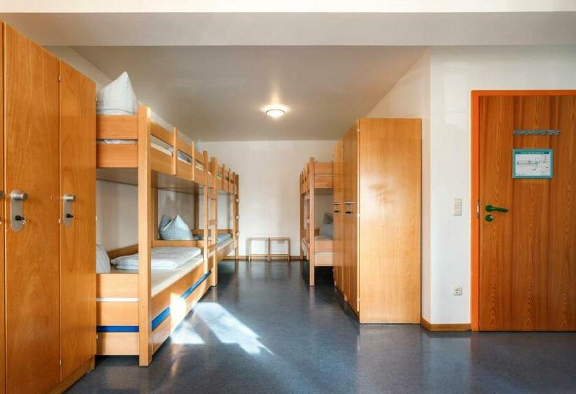 מיטה בחדר משותף, Jugendherberge Regensburg