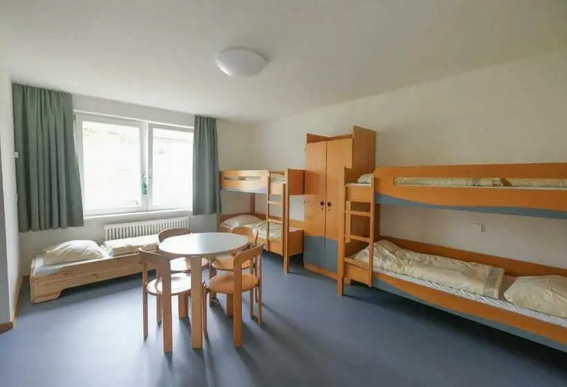 تختخواب در اتاق مشترک, Jugendherberge Stuttgart International