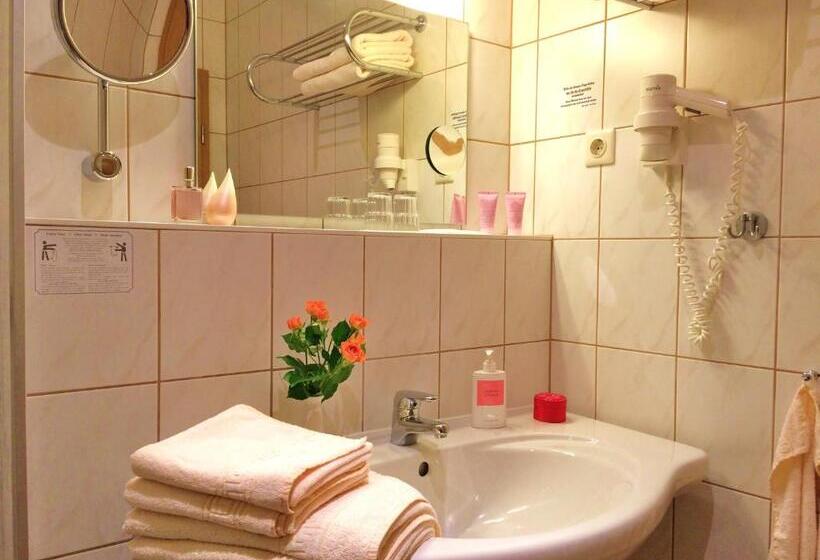 Classic room with balcony, Landhaus Müritzgarten Hotel Garni