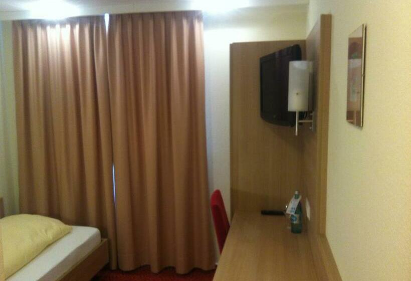 Quarto Estandar Individual Vista Cidade, Tauberhotel Kette