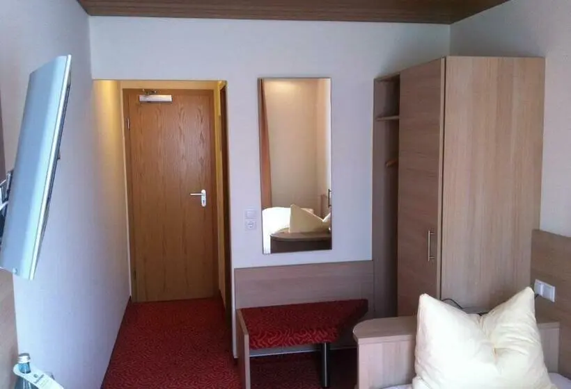 Standard Yhden Hengen Huone Jokinäkymä, Tauberhotel Kette