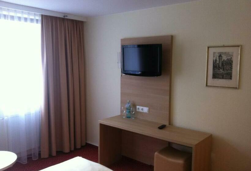 Quarto Estandar Vista Cidade, Tauberhotel Kette