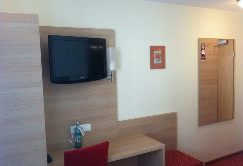 Quarto Estandar Individual Vista Cidade, Tauberhotel Kette