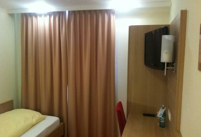 Quarto Estandar Individual Vista Cidade, Tauberhotel Kette