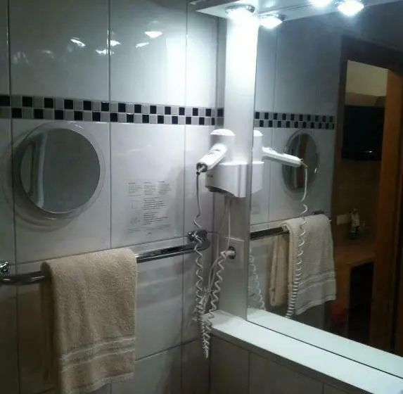 Standard Yhden Hengen Huone Kaupunkinäkymä, Tauberhotel Kette
