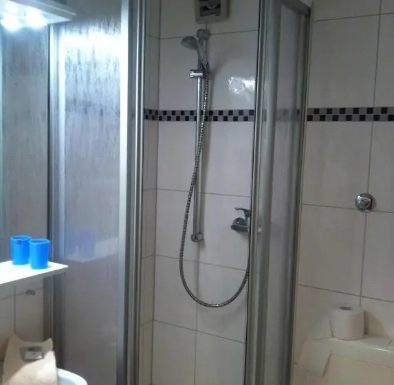 Standard Yhden Hengen Huone Jokinäkymä, Tauberhotel Kette