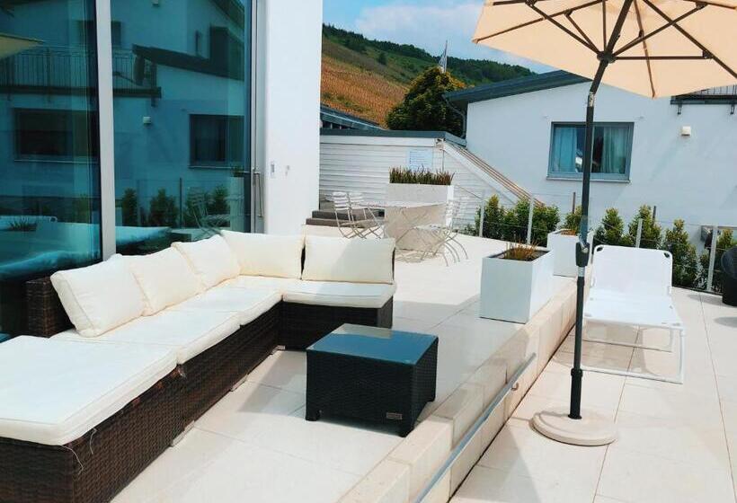 Junior Suite Vista Piscina, Weingut Aparthotel Olinger