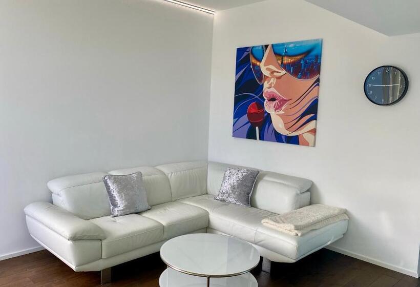 Люкс Повышенной Комфортности, Weingut Aparthotel Olinger