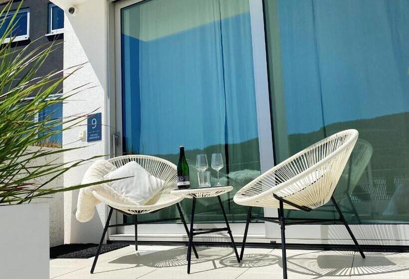 Апартаменты Deluxe с 1 спальней, с видом на бассейн, Weingut Aparthotel Olinger