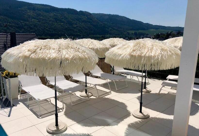 Апартаменты Deluxe с 1 спальней, с видом на бассейн, Weingut Aparthotel Olinger