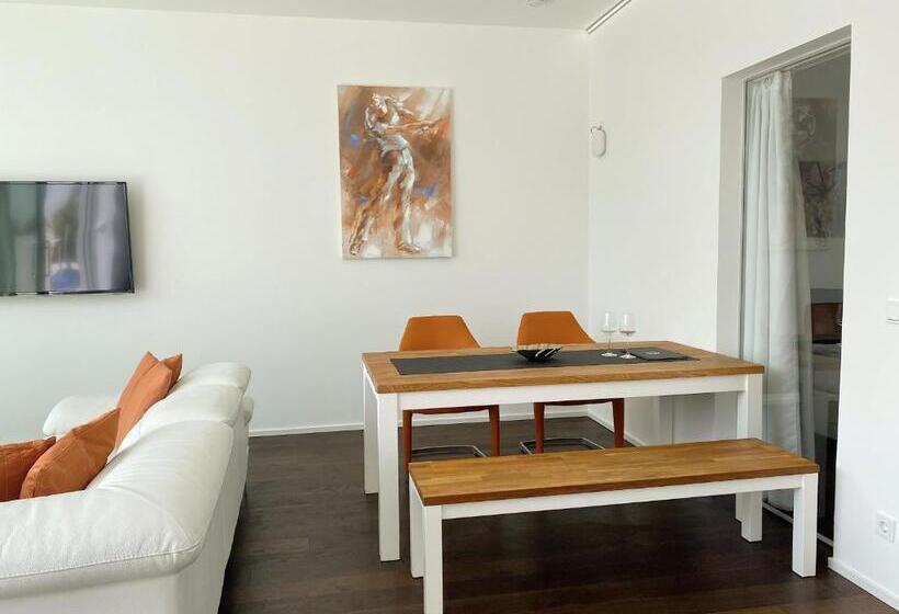 Junior Suite Vista Piscina, Weingut Aparthotel Olinger