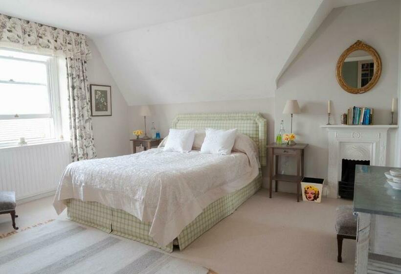 غرفة ديلوكس, Ellesmere House