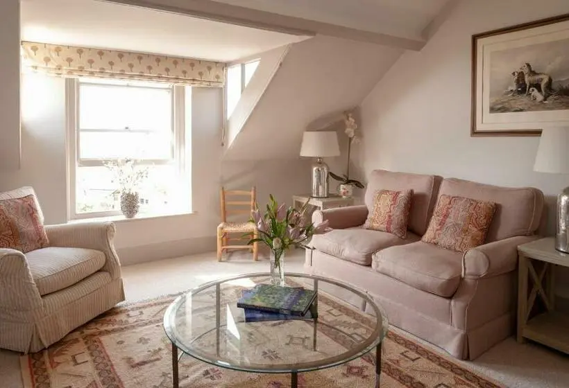 デラックスルーム, Ellesmere House