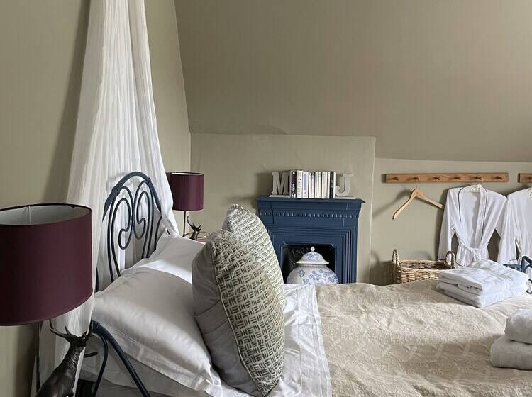 غرفة ديلوكس, Ellesmere House