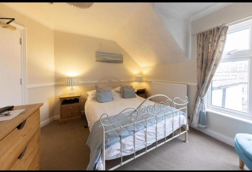 Номер Стандарт, Albury House
