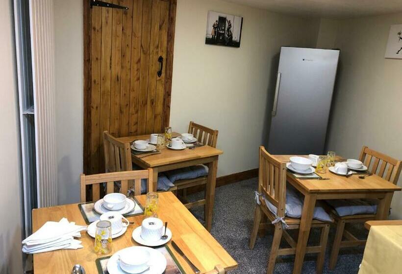 غرفة سوبيريور, The Old Star