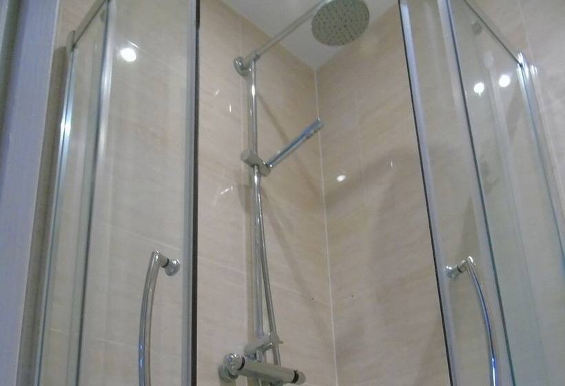 غرفة سوبيريور, The Old Star