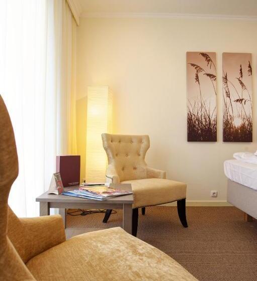 Quarto Deluxe com Sacada, Das Frühstückshotel Sankt Peter Ording