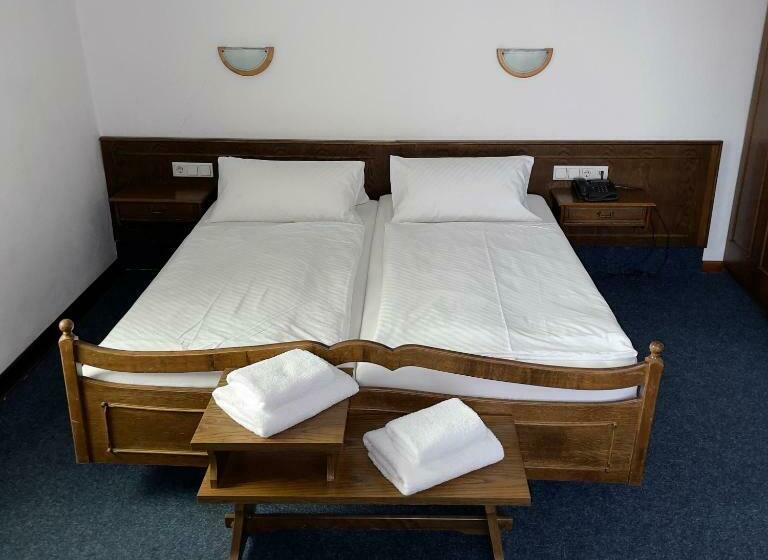 Номер Стандарт, Aal Kate