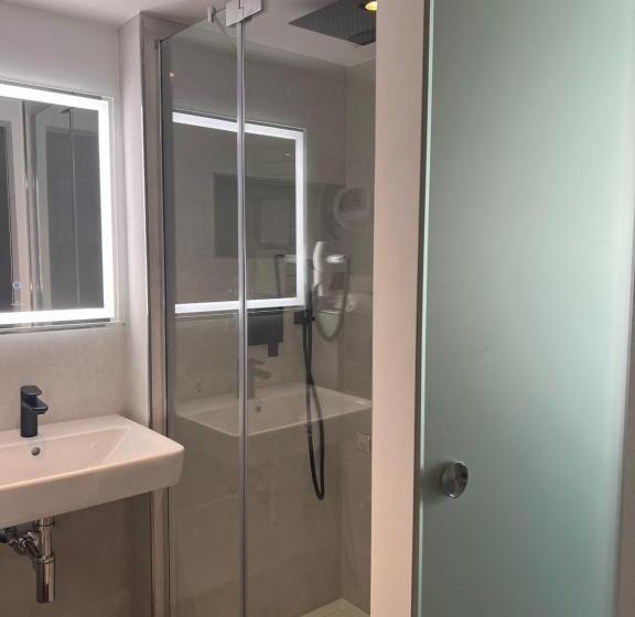 Номер Deluxe, Aal Kate