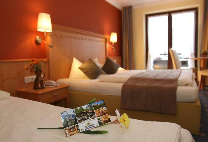 חדר סטנדרט לשלושה, Alpenstuben