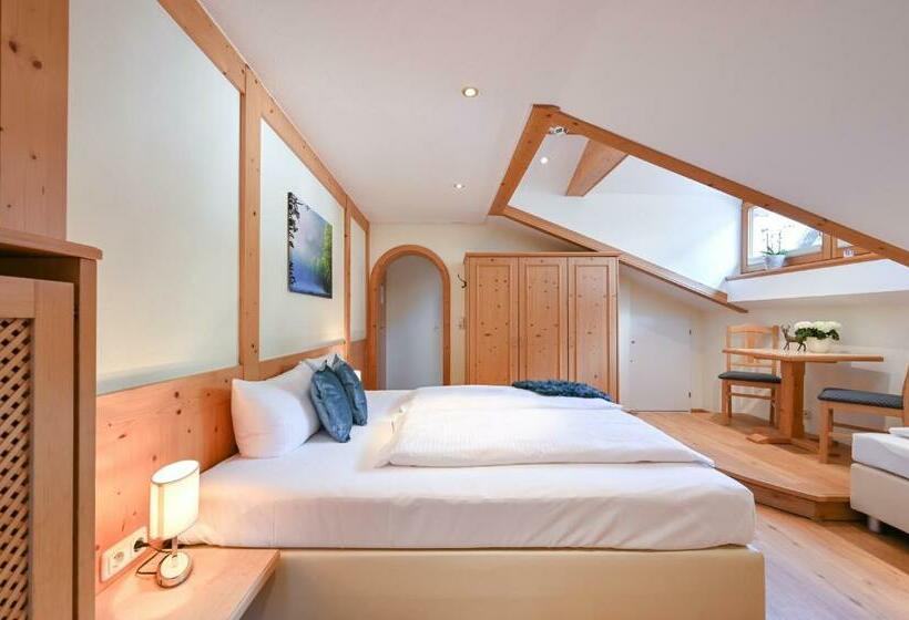 חדר סטנדרט לשלושה, Alpenstuben