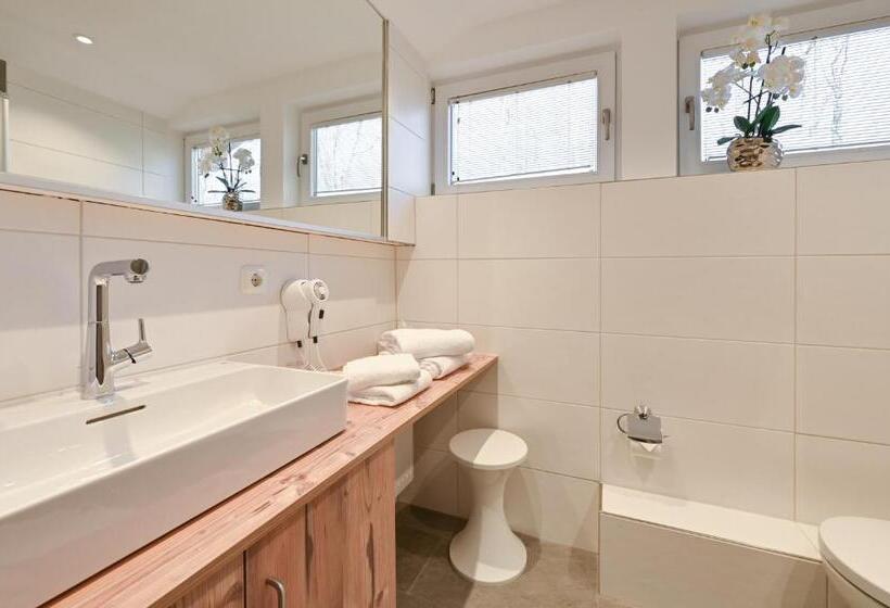 חדר קומפורט, Alpenstuben