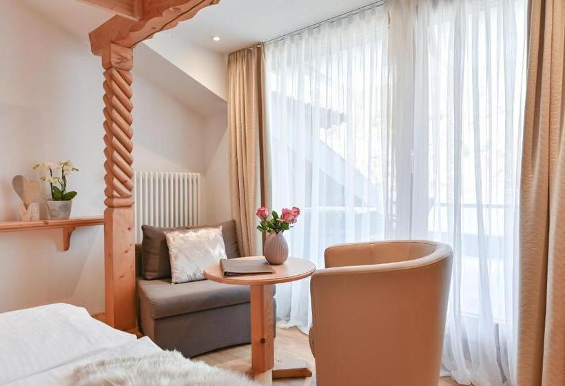 חדר רומנטי, Alpenstuben