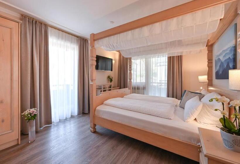 חדר משפחתי, Alpenstuben