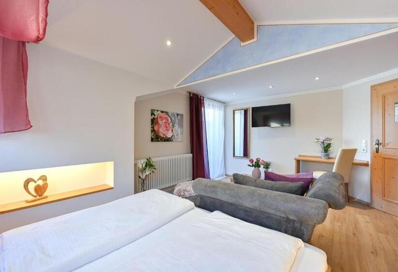 חדר סופריור, Alpenstuben