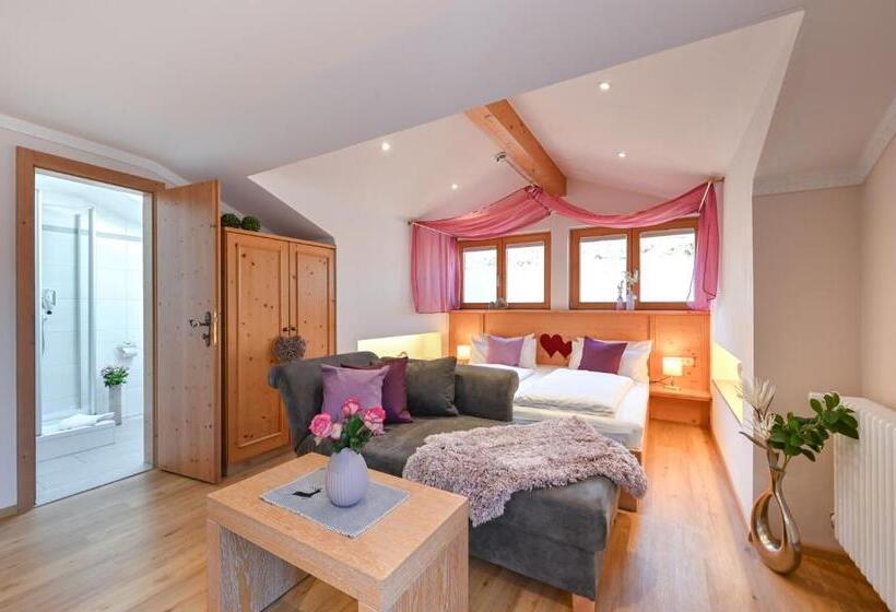 חדר סופריור, Alpenstuben