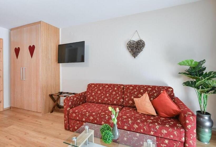 חדר קומפורט, Alpenstuben