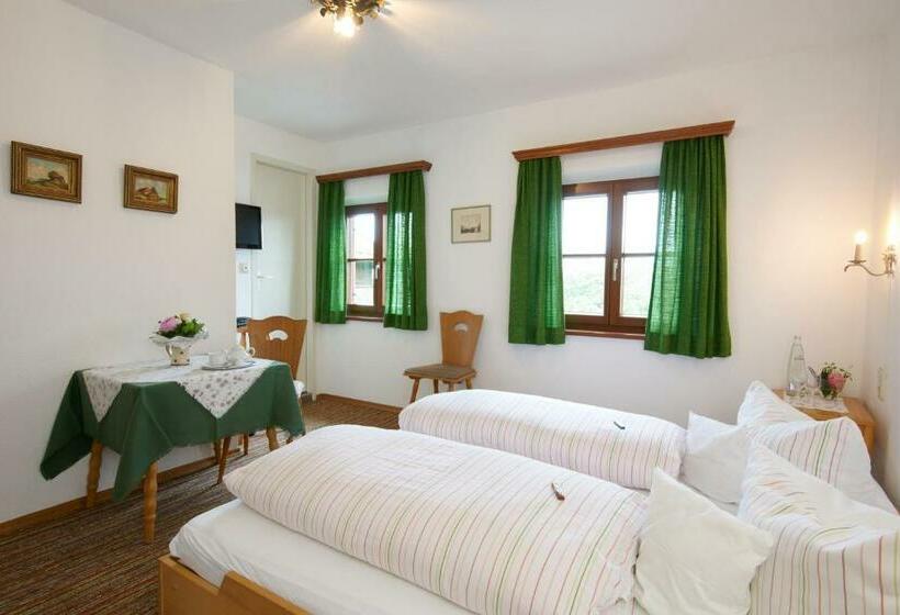 기본룸, Alter Ziehbrunnen