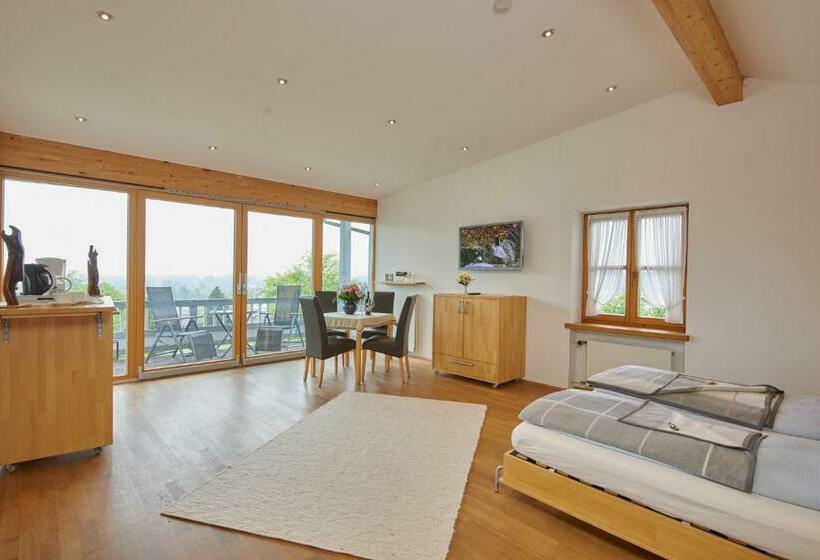 침실 1개 아파트, Alter Ziehbrunnen