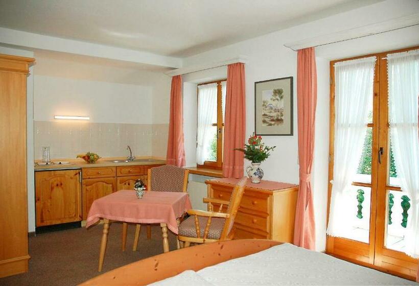 침실 1개 아파트, Alter Ziehbrunnen