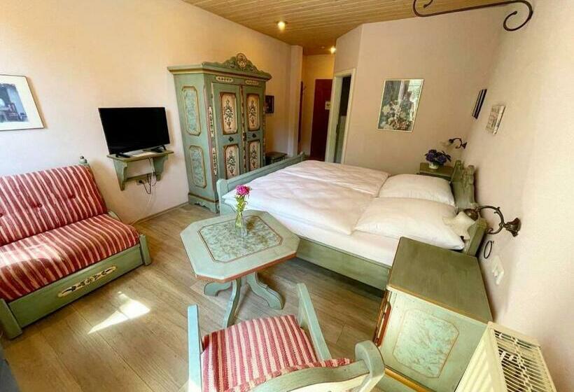 غرفة كلاسيكية, Bayerischer Hof