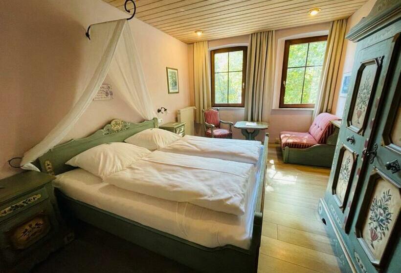 غرفة كلاسيكية, Bayerischer Hof