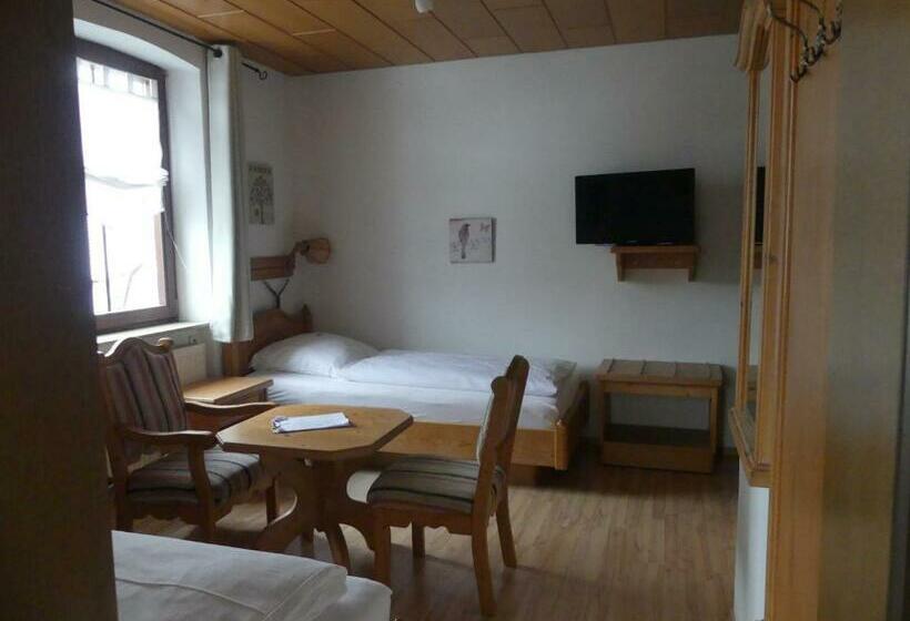 Номер Стандарт, Bayerischer Hof