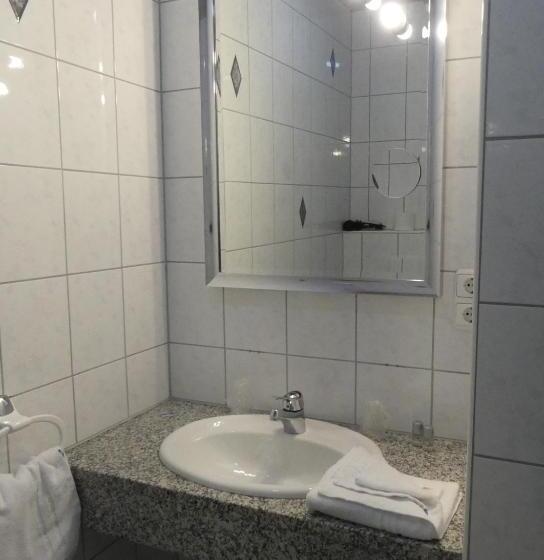 غرفة كلاسيكية, Bayerischer Hof