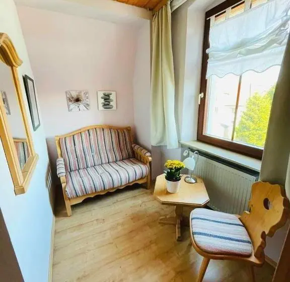 Economy-huone, Bayerischer Hof