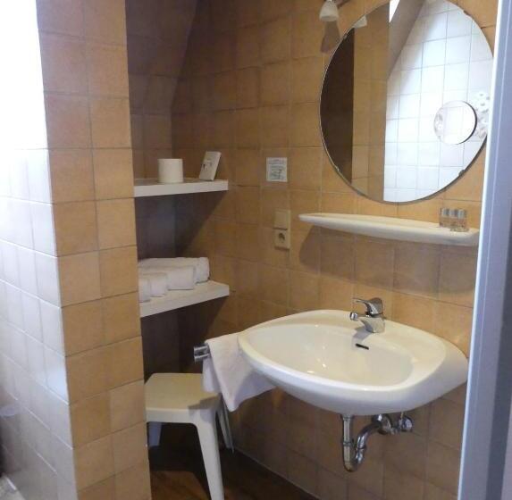 غرفة عائلية كلاسيكية, Bayerischer Hof