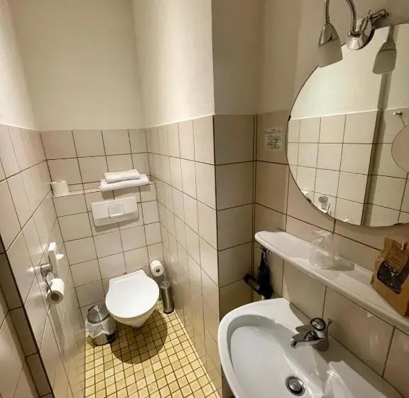 Economy Yhden Hengen Huone, Bayerischer Hof