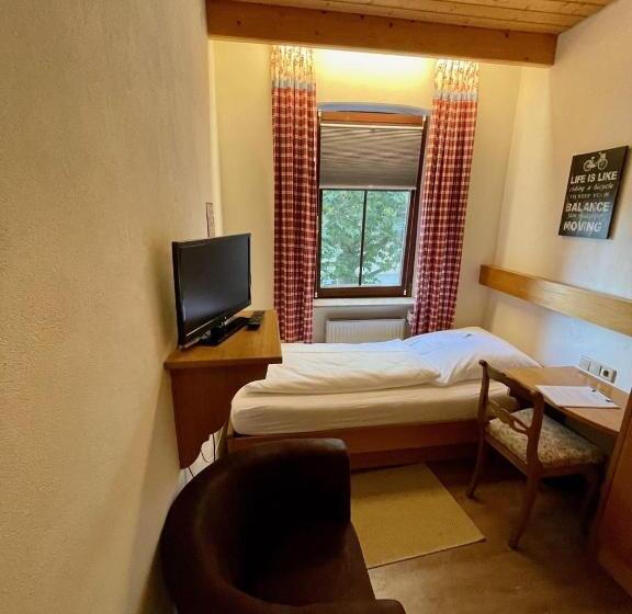 غرفة إقتصادية فردية, Bayerischer Hof