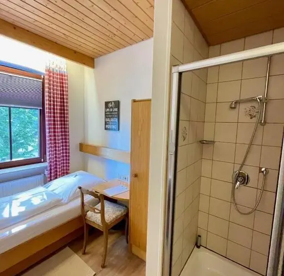 Economy Yhden Hengen Huone, Bayerischer Hof