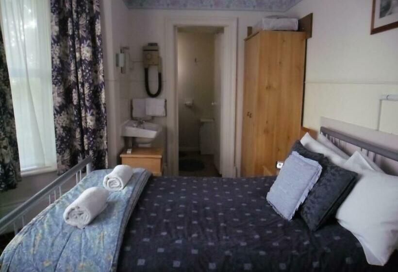 Номер Стандарт, Chad Hill