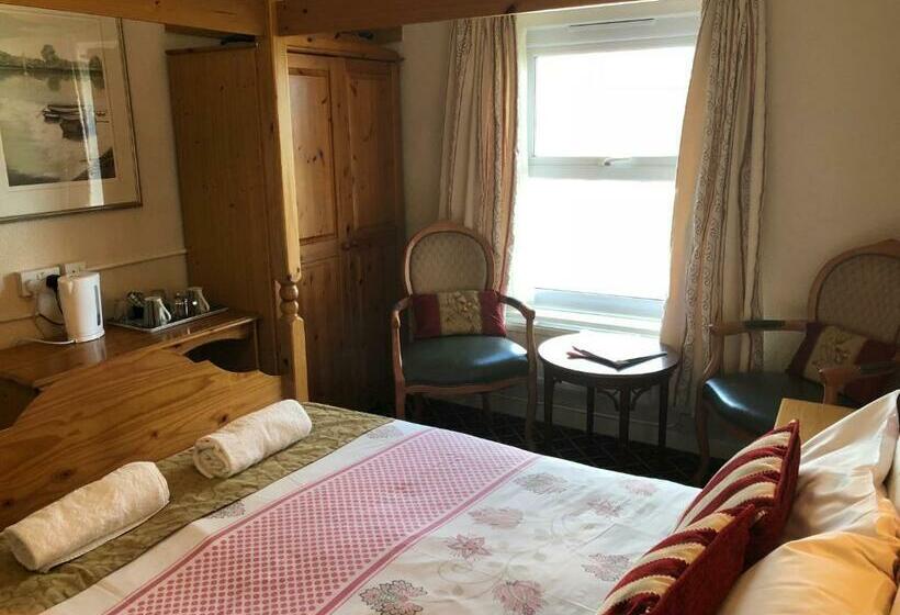 Номер Стандарт, Chad Hill