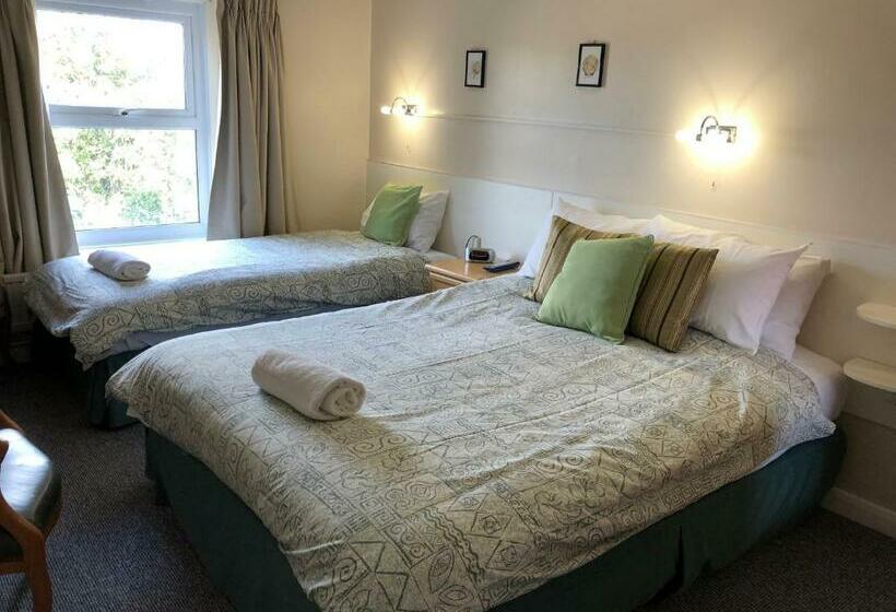 Номер Стандарт, Chad Hill