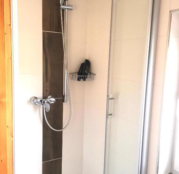 غرفة قياسية سرير بطابقين, Dein